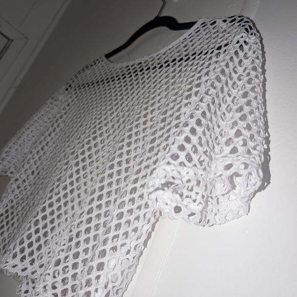 🛍️4 For $15🛍️White Cropped Short Sleeve Blouse *New With Out Tags* - Picture 3 of 9